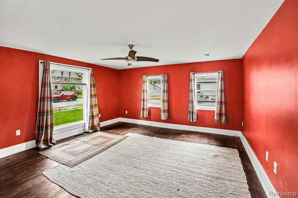 302 Hadley Street, Holly, MI 48442 — Photo 8