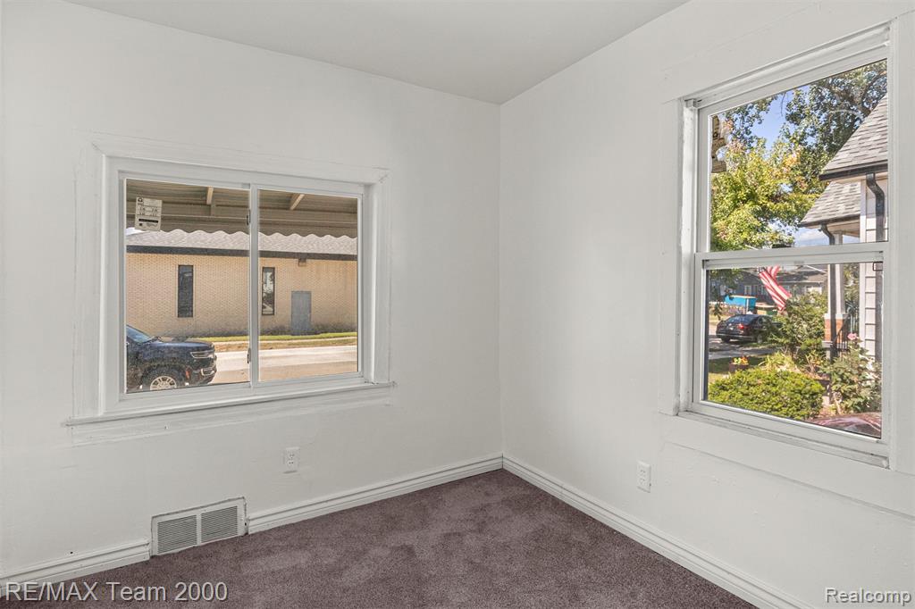 21304 Glen Lodge Road, Royal Oak, MI 48220 — Photo 15