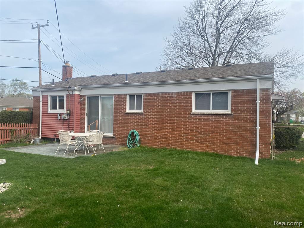 6840 CRESTWOOD Street, Dearborn Heights, MI 48127 — Photo 3