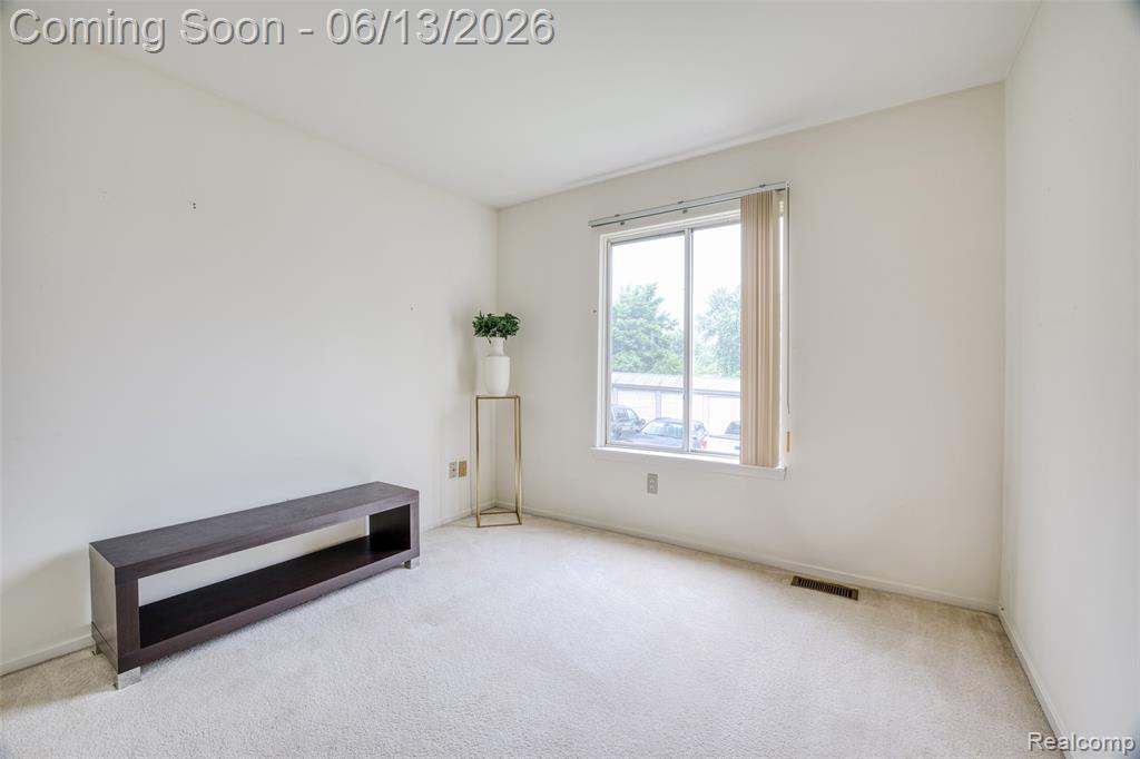 44750 Bayview Drive, 37, Novi, MI 48377 — Photo 17