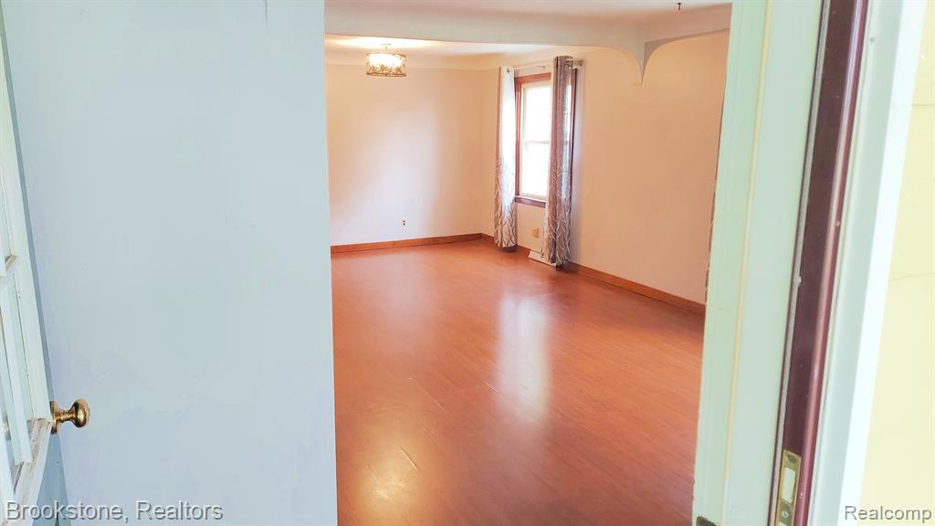 5104 CHESANING Road, Chesaning, MI 48616 — Photo 11