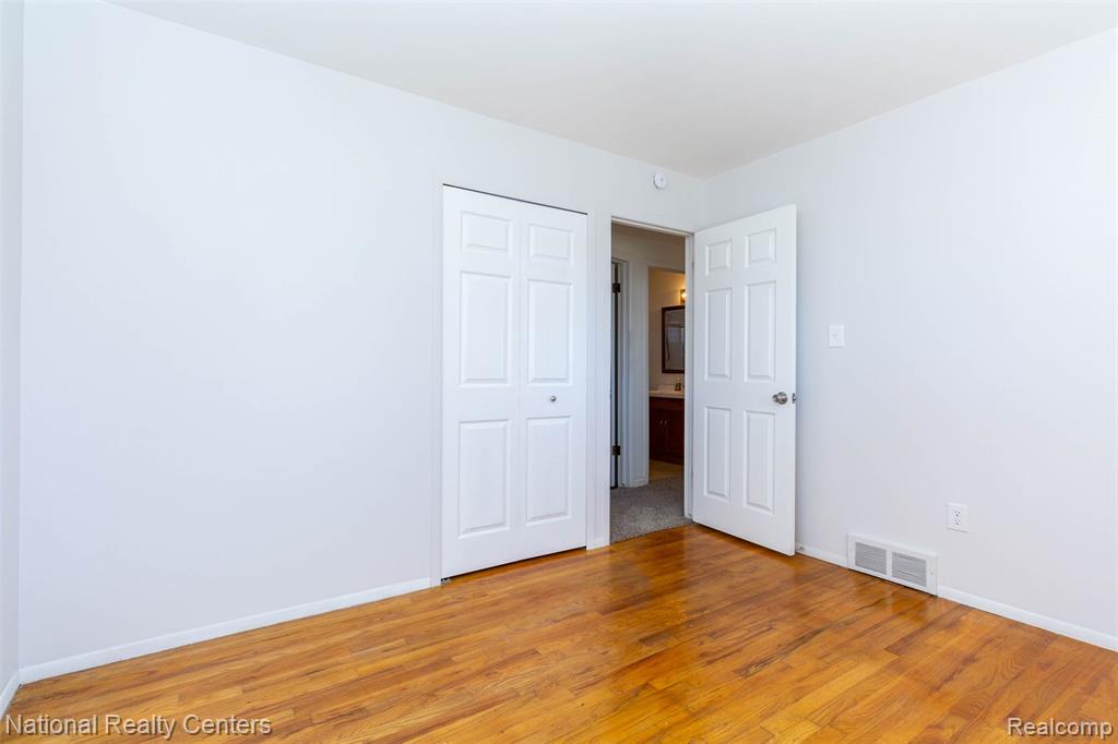 511 S Bryar Street, Westland, MI 48186 — Photo 24