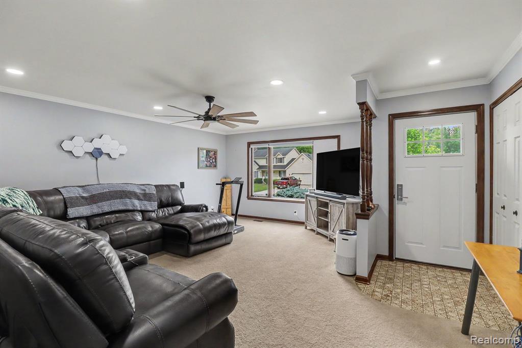 9442 WOODSIDE Trail, Swartz Creek, MI 48473 — Photo 13