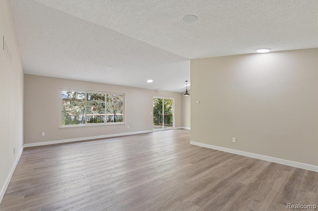 634 Lockport Road, Rochester Hills, MI 48307 — Photo 10