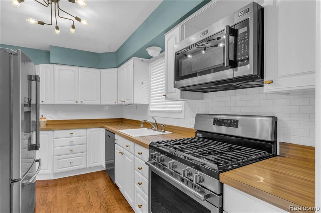 6710 Laurelton, Clarkston, MI — Photo 11
