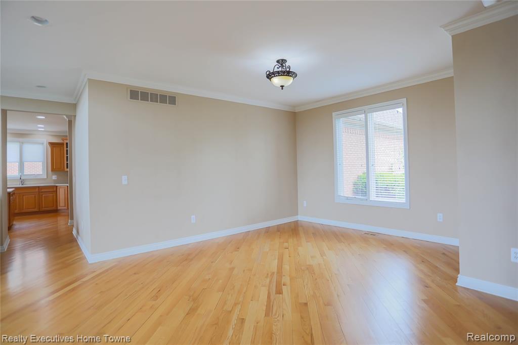 47909 Milonas Drive, Utica, MI 48315 — Photo 18