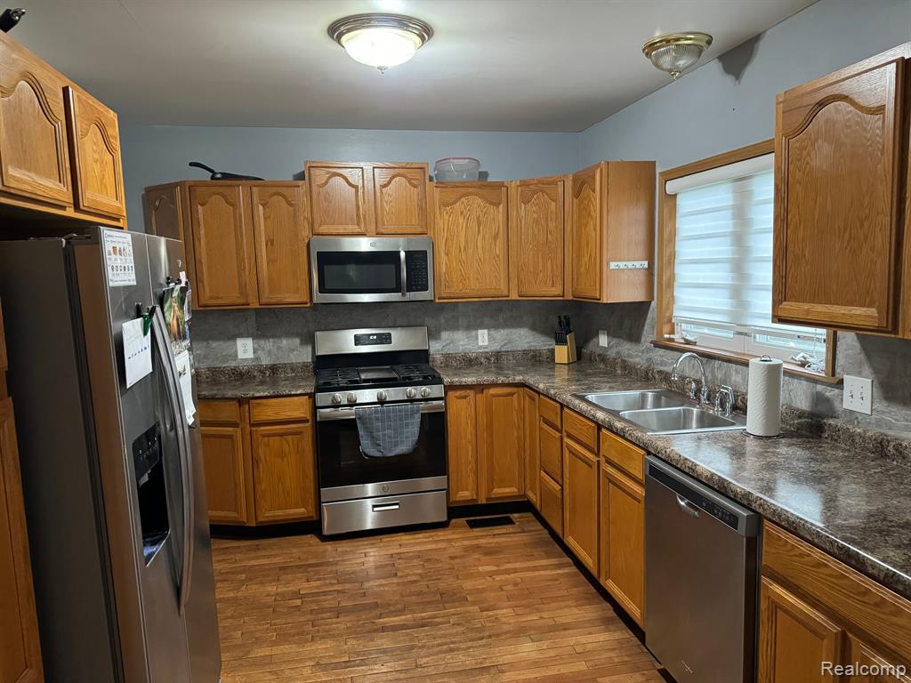 1032 HAWTHORNE Avenue, Ypsilanti, MI 48198 — Photo 3
