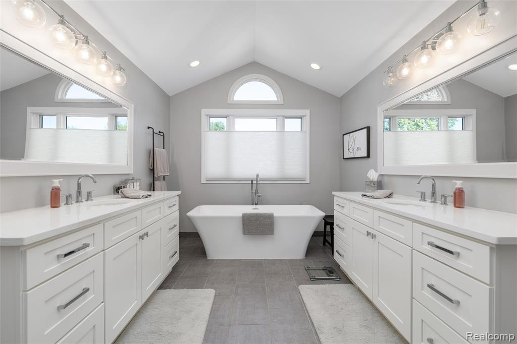 4617 Waterbury Drive, Clarkston, MI 48348 — Photo 21