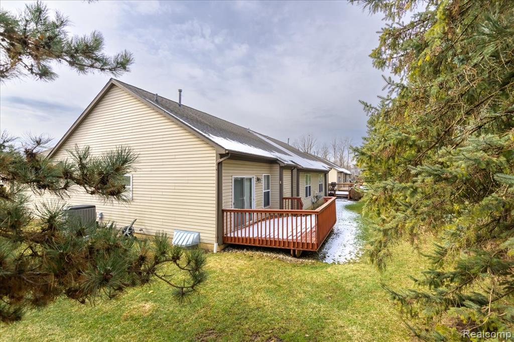 5010 Sandalwood Drive, Grand Blanc, MI 48439 — Photo 3