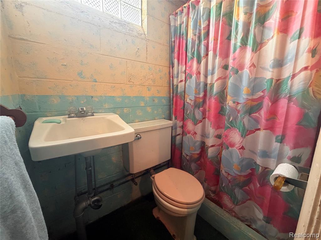 7041 Yinger Avenue, Dearborn, MI 48126 — Photo 29