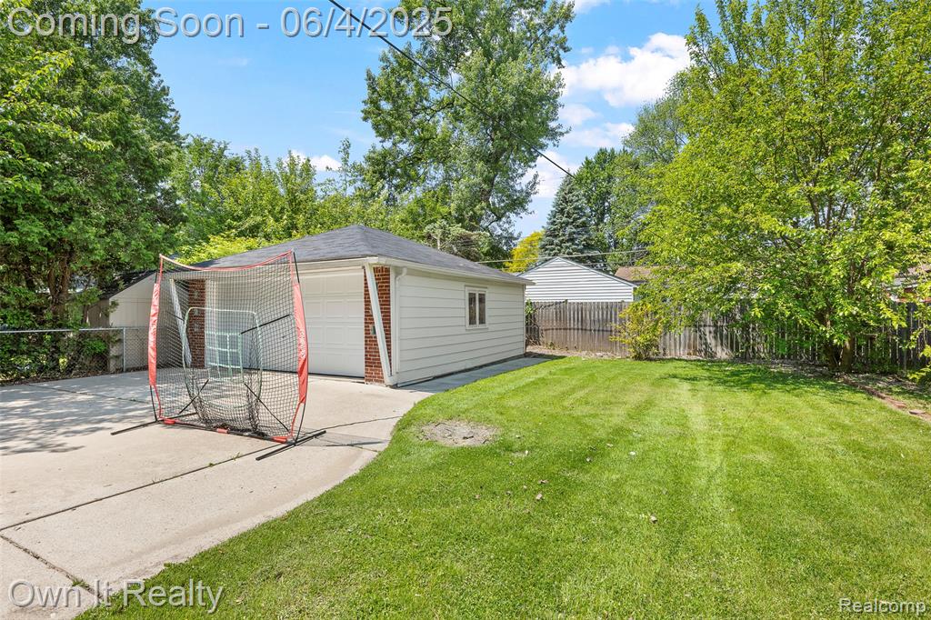 8415 N Evangeline Street, Dearborn Heights, MI 48127 — Photo 32