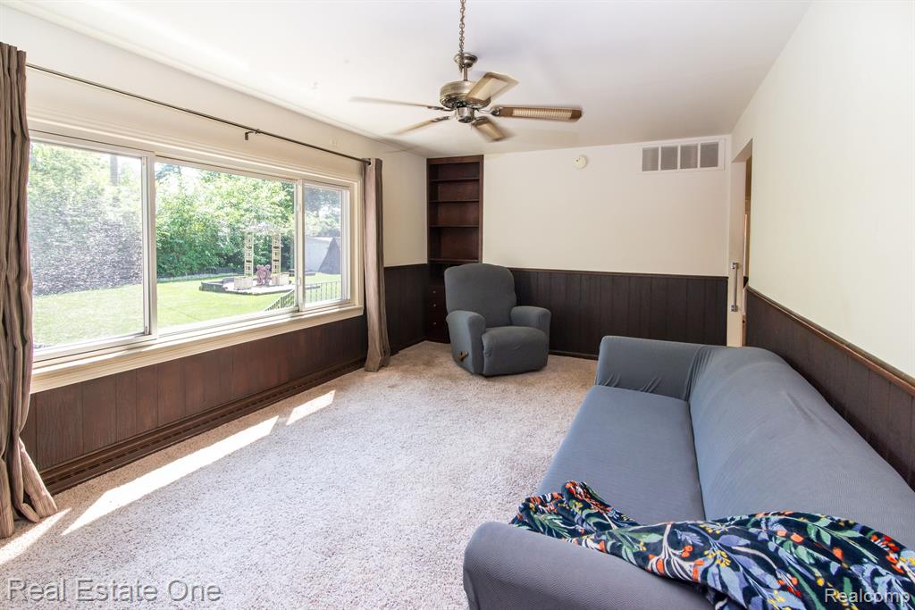 4049 MEIGS Avenue, Waterford, MI 48329 — Photo 16
