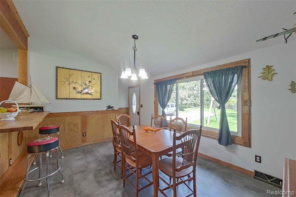 5920 CAMPBELL CORNERS Drive, Howell, MI 48855 — Photo 3
