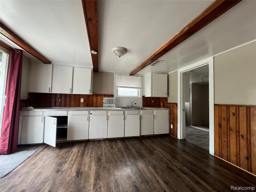 720 Magnolia Drive, Inkster, MI 48141 — Photo 6