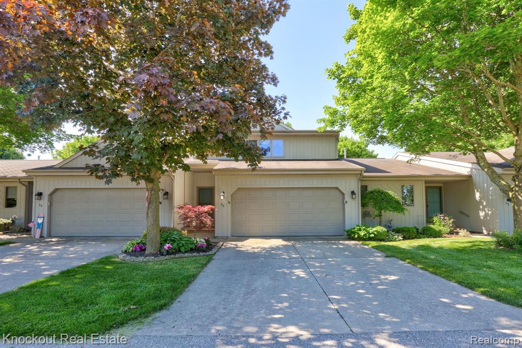 57 PINE GROVE Drive, Frankenmuth, MI 48734 — Photo 3