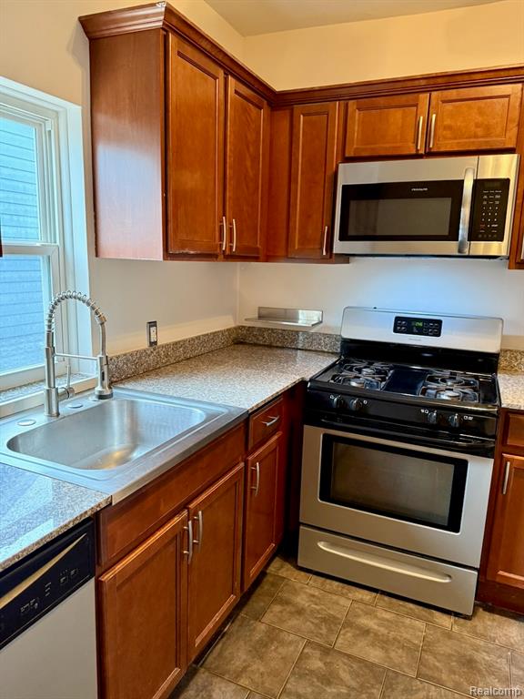 520 W Saratoga Street, Ferndale, MI 48220 — Photo 15