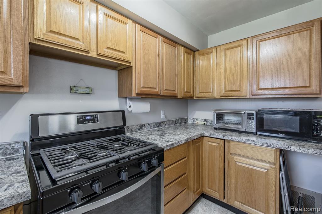 602 E TENNYSON Avenue, Pontiac, MI 48340 — Photo 10