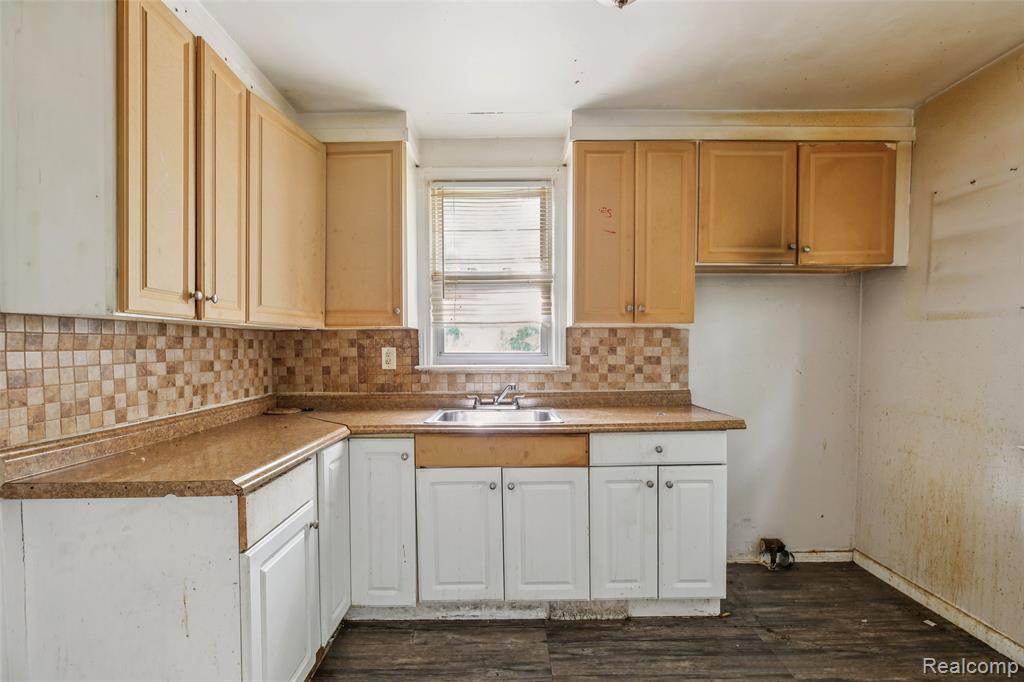 5935 Cadieux Road, Detroit, MI 48224 — Photo 9