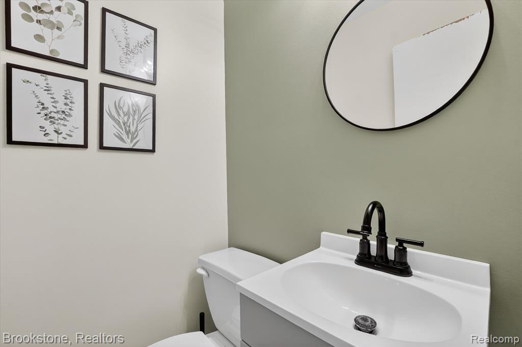 6227 McKenzie Drive, Flint, MI 48507 — Photo 21