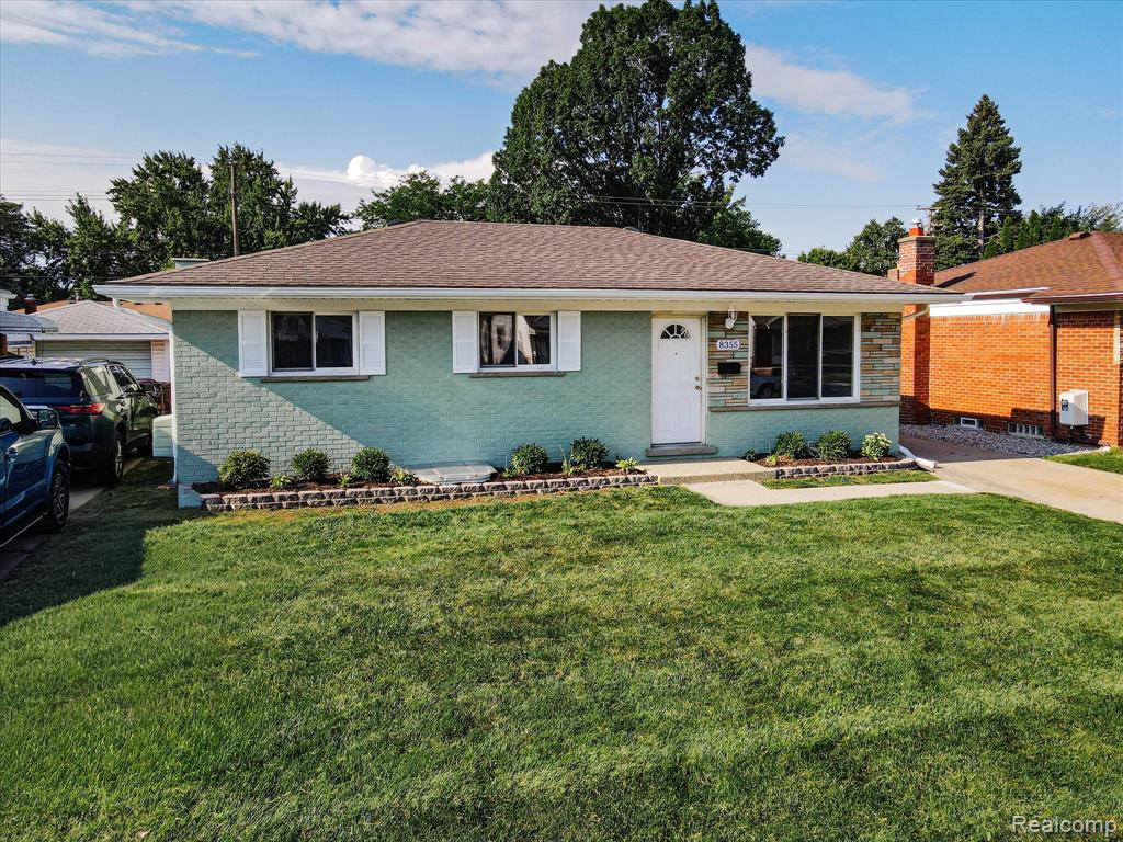 8355 HELEN, Center Line, MI 48015 — Photo 2