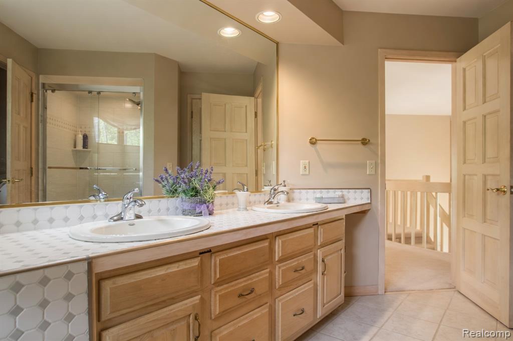 1305 Kings Pointe Road, Grand Blanc, MI 48439 — Photo 71
