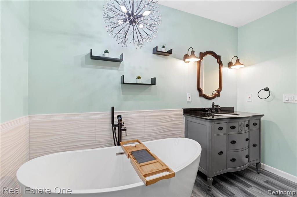 805 WOODLEIGH Way, Oxford, MI 48371 — Photo 35