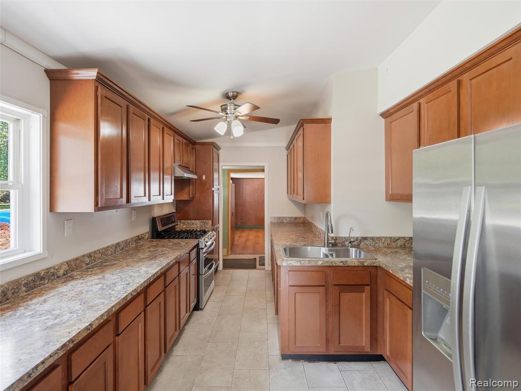 6271 Stephen, Brighton, MI 48116 — Photo 12