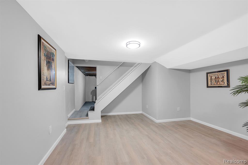 1963 WICKHAM Street, Royal Oak, MI 48073 — Photo 15