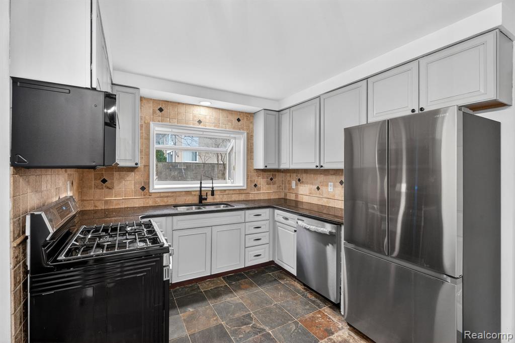 428 Girard Avenue, Royal Oak, MI 48073 — Photo 20