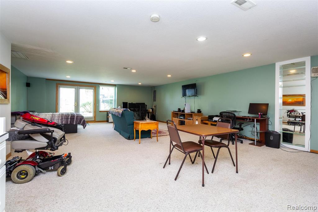 11270 Linda Kay, Goodrich Vlg, MI — Photo 29