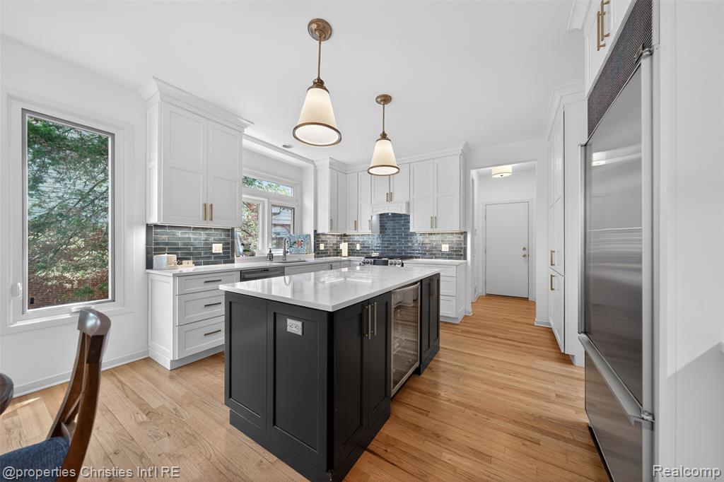 6390 Country Shire Lane, West Bloomfield, MI 48323 — Photo 17