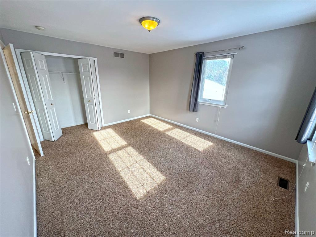 47546 Belmont Drive, Belleville, MI 48111 — Photo 42