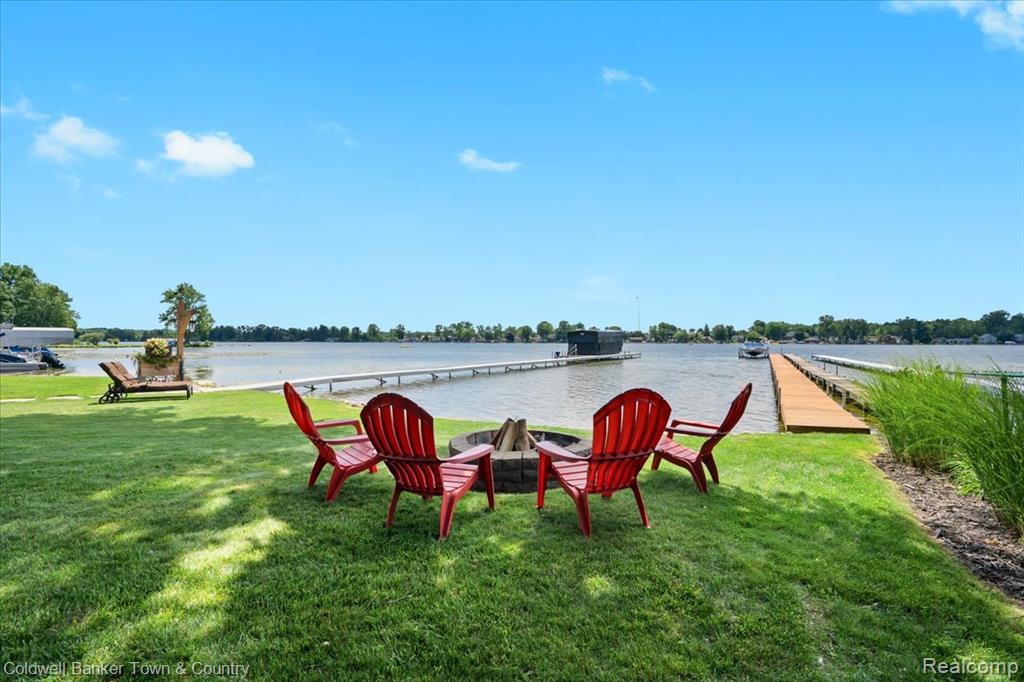 584 Black Oaks Trail, Howell, MI 48843 — Photo 6