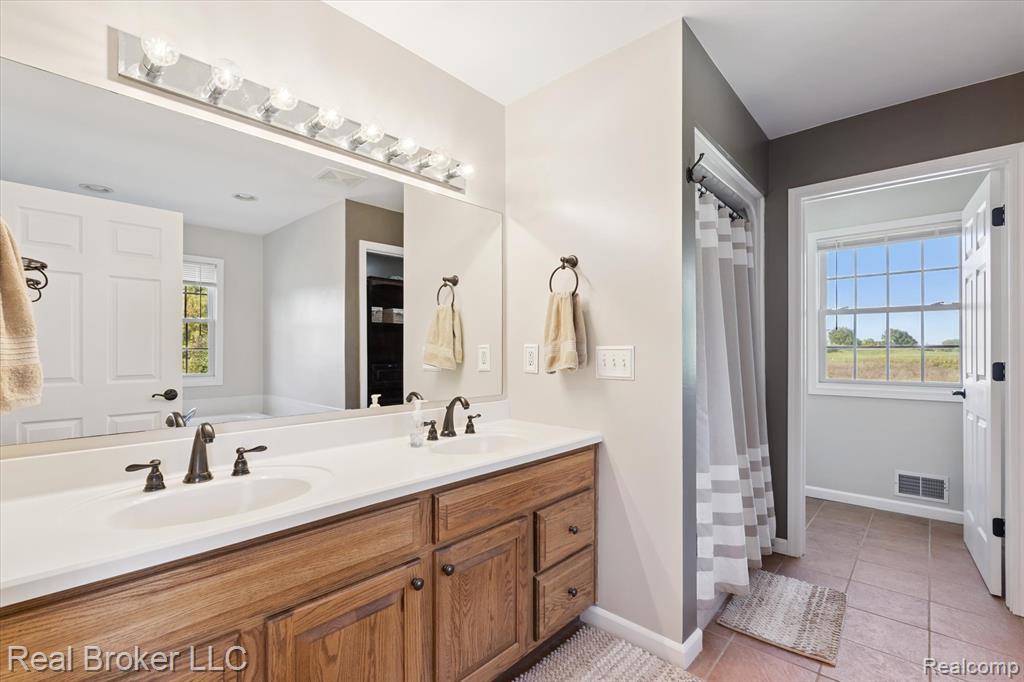 6097 High Valley Drive, White Lake, MI 48383 — Photo 23