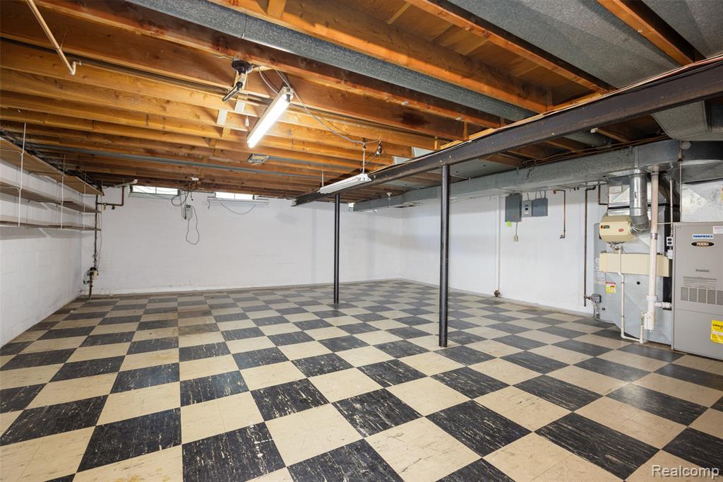 19646 Wilshire Boulevard, Beverly Hills, MI 48025 — Photo 24