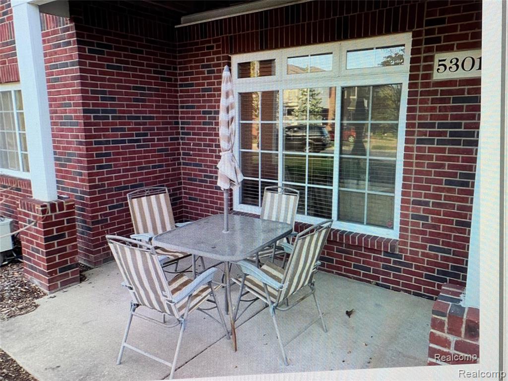 5301 Twin Oaks Drive, Sterling Heights, MI 48314 — Photo 13