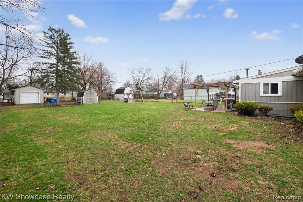 341 Rustic Circle, White Lake, MI — Photo 41