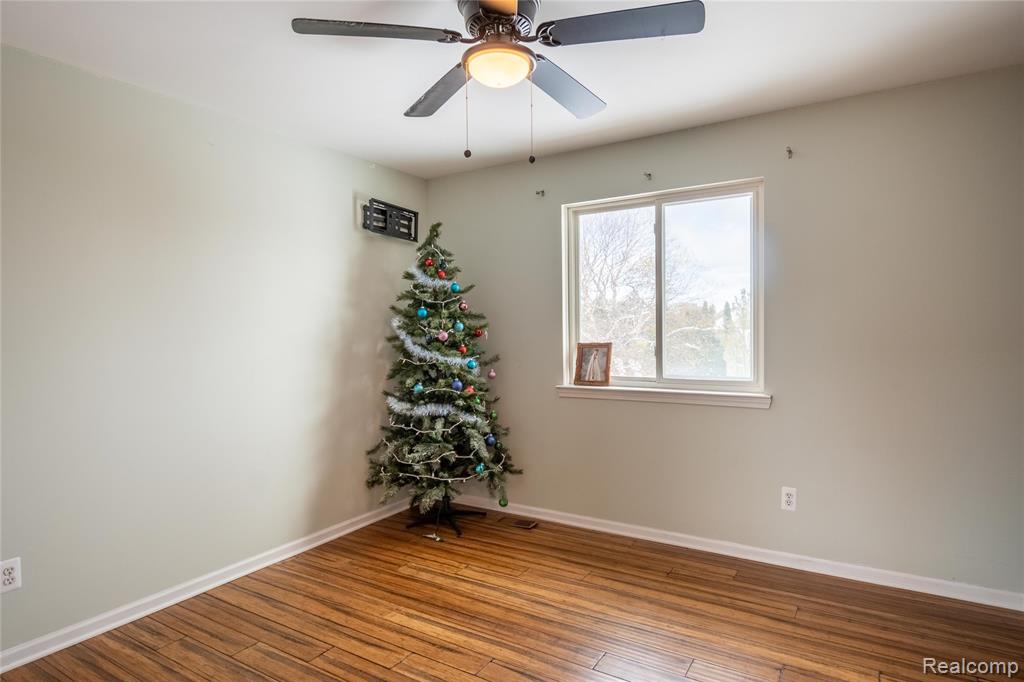 48850 Village Drive, Macomb, MI 48044 — Photo 24