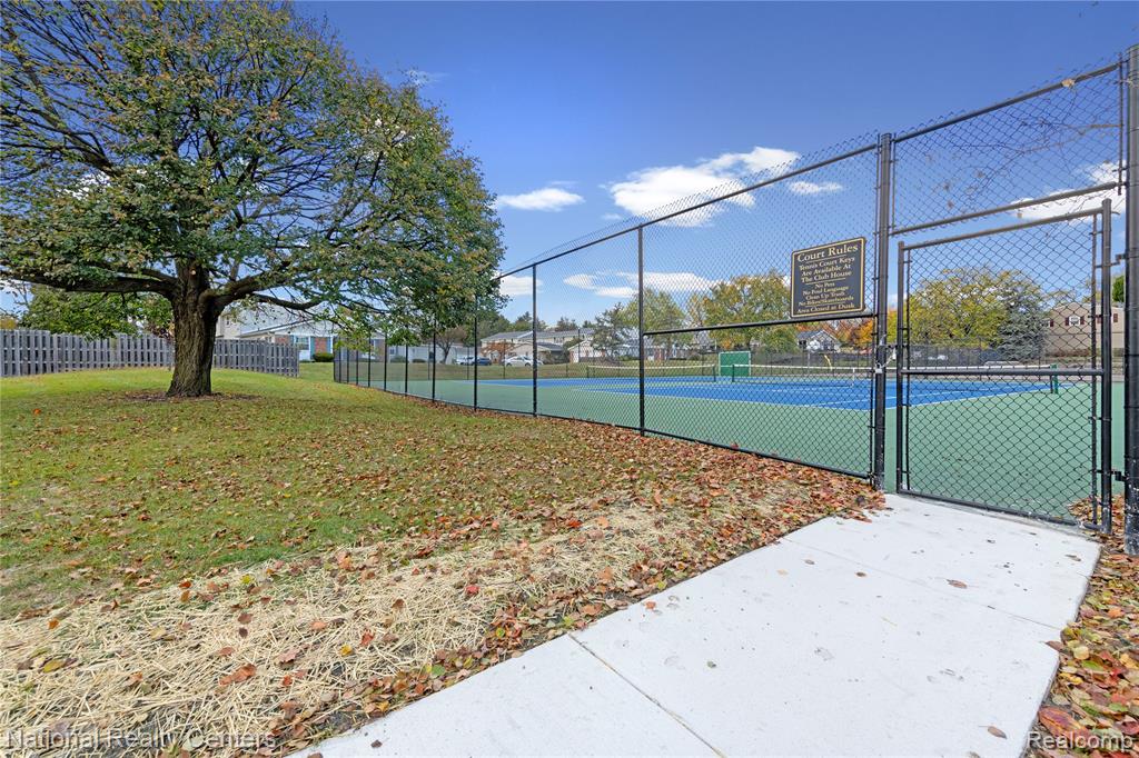 41333 Lagoon Court, Wayne, MI 48167 — Photo 31