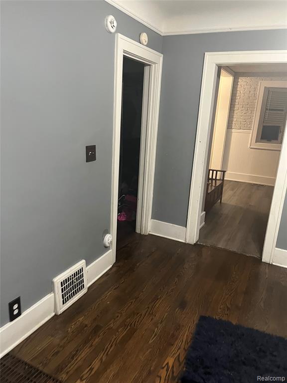 8054 Potomac, Center Line, MI 48015 — Photo 22