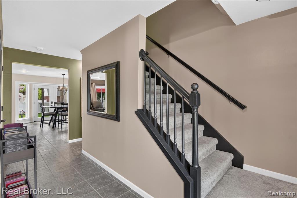 15156 Oak Valley Lane, Monroe, MI 48161 — Photo 6