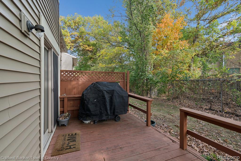616 Rickett Road, 124, Brighton, MI 48116 — Photo 4