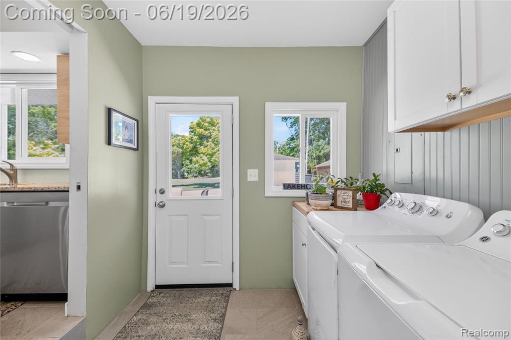25815 West River Road, Grosse Ile, MI 48138 — Photo 28