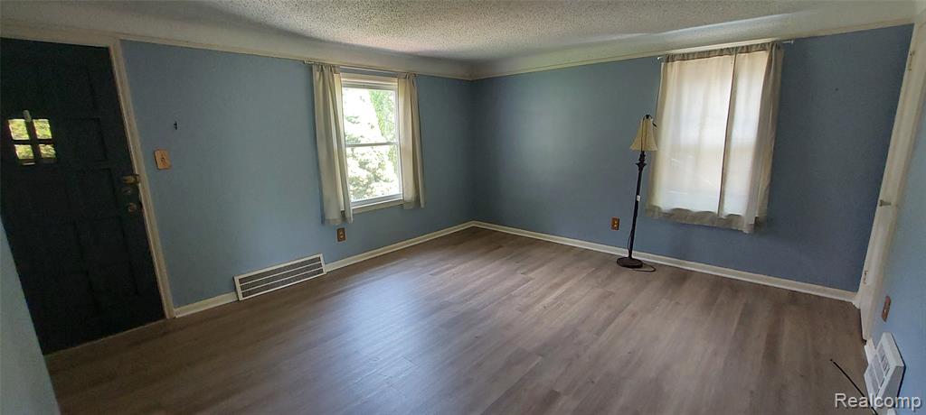 9473 Whitall Lane, Grosse Ile, MI 48138 — Photo 3