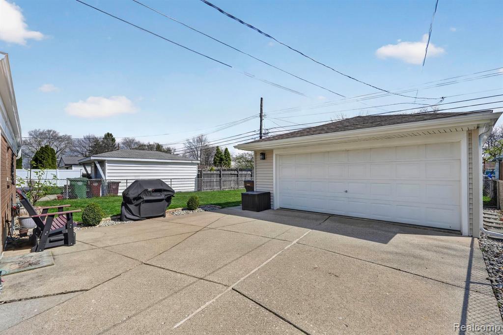 15675 Mulberry Street, Southgate, MI 48195 — Photo 31