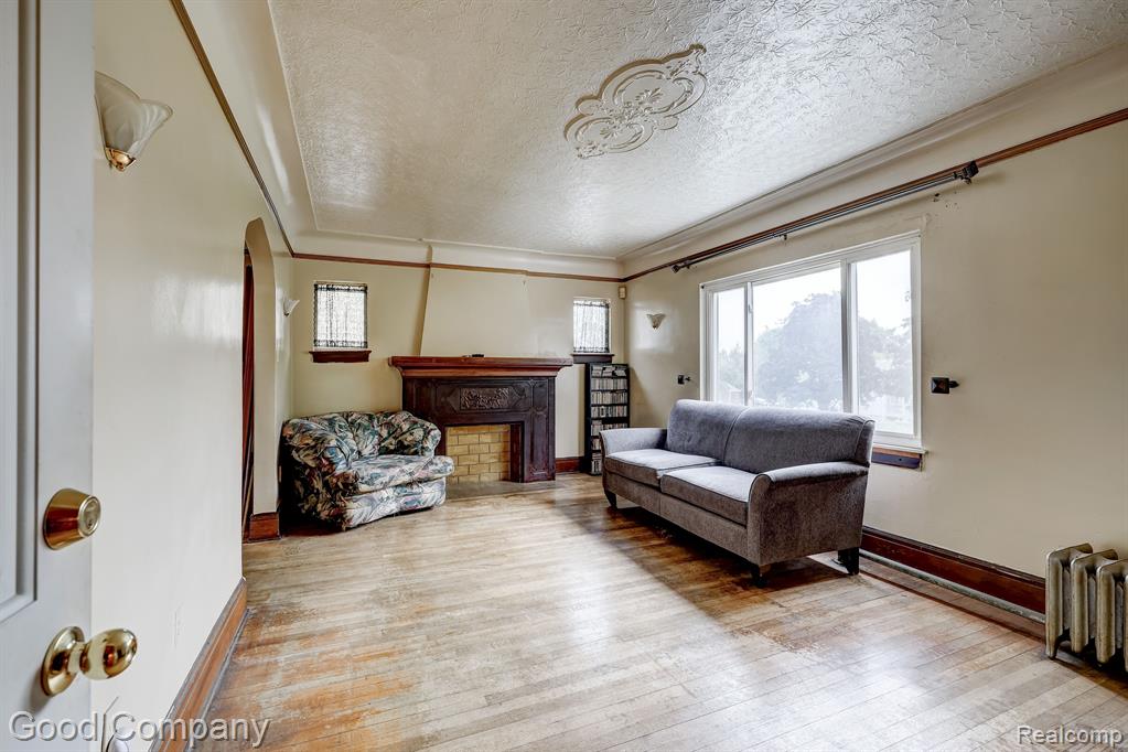8339 CARRIE Street, Detroit, MI 48211 — Photo 2