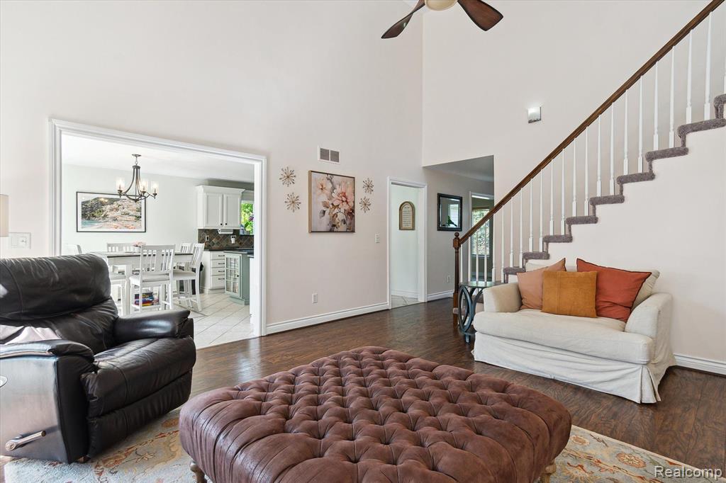 21111 GREENBRIAR Lane, South Lyon, MI 48178 — Photo 8