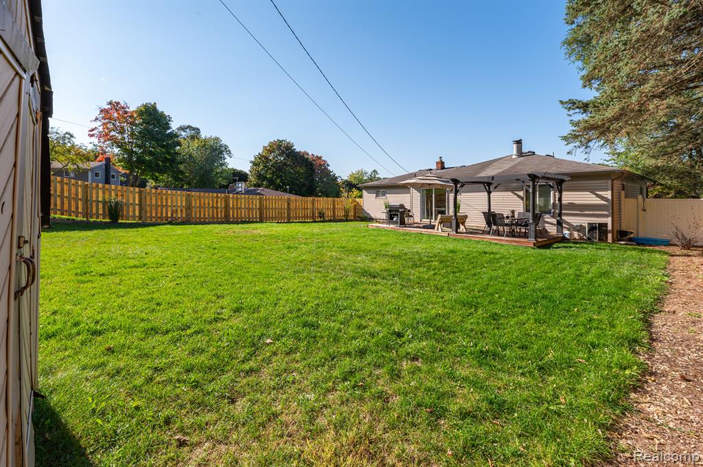 6665 LAURELTON, Clarkston, MI — Photo 31