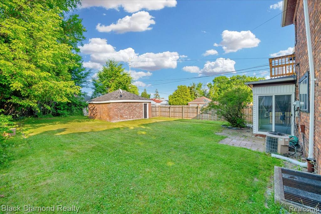5500 Harvard Road, Detroit, MI 48224 — Photo 59