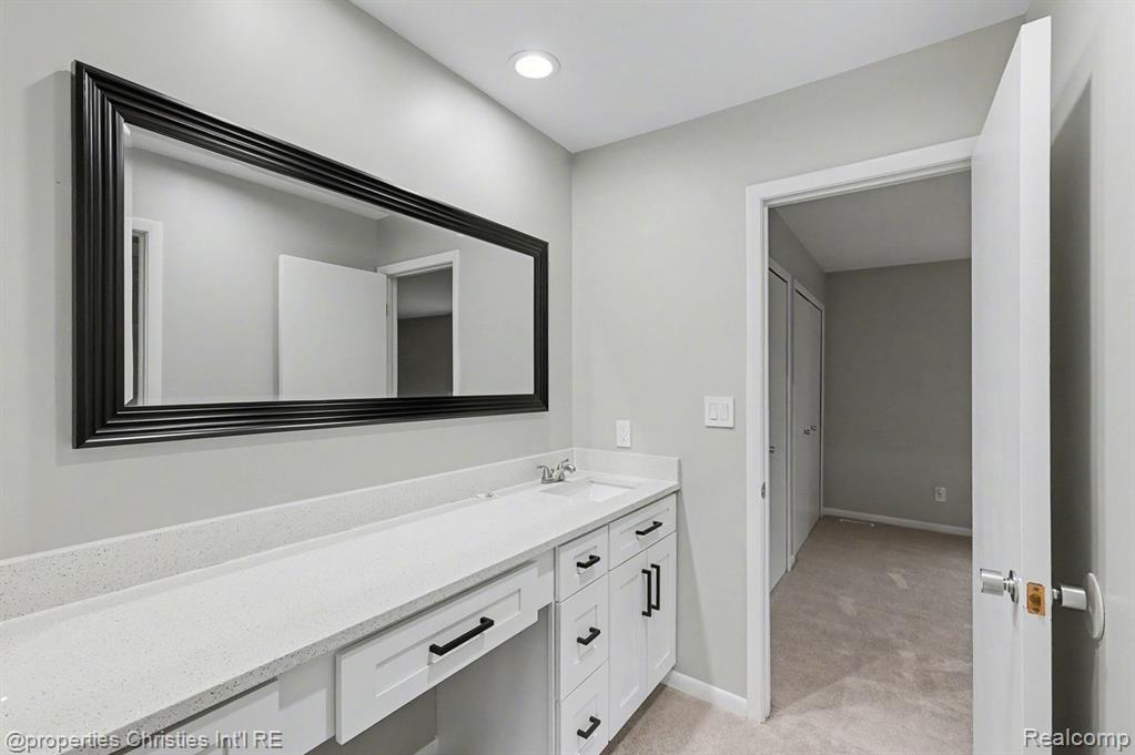 5143 Woodlands Drive, Bloomfield Hills, MI 48302 — Photo 20